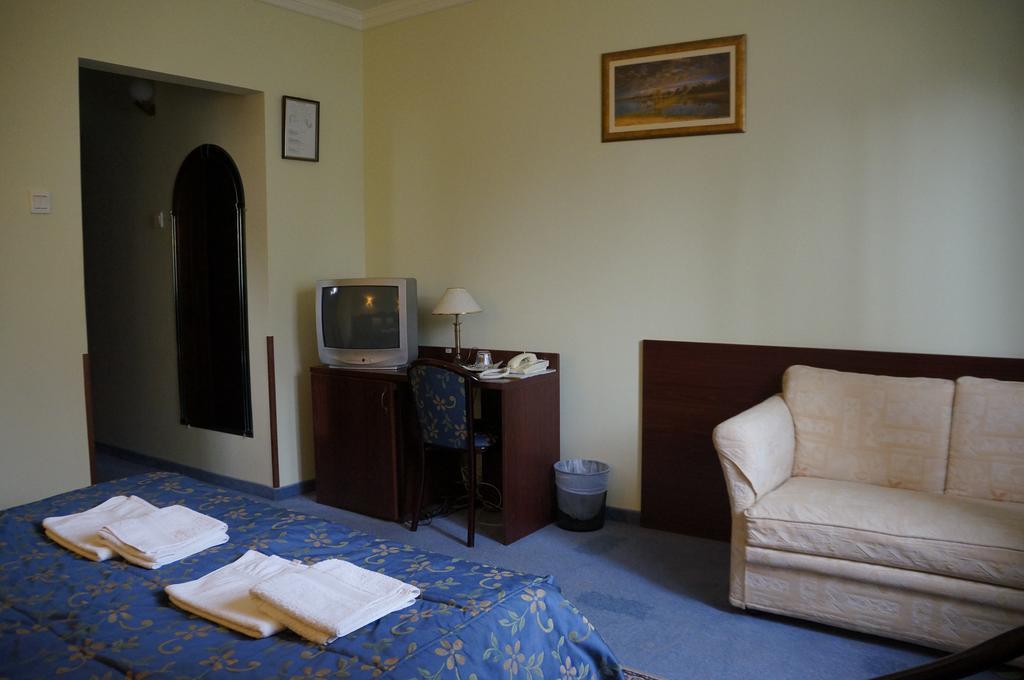 Kolibri Otel Miskolc Dış mekan fotoğraf